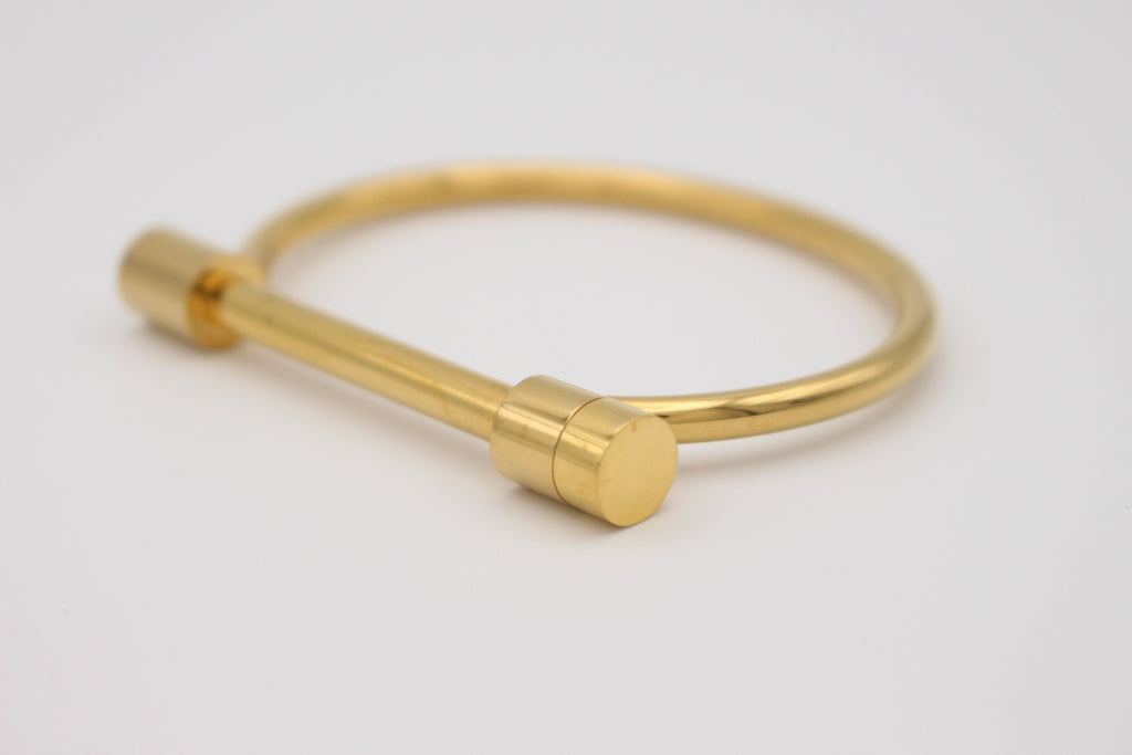 Thea Bangle