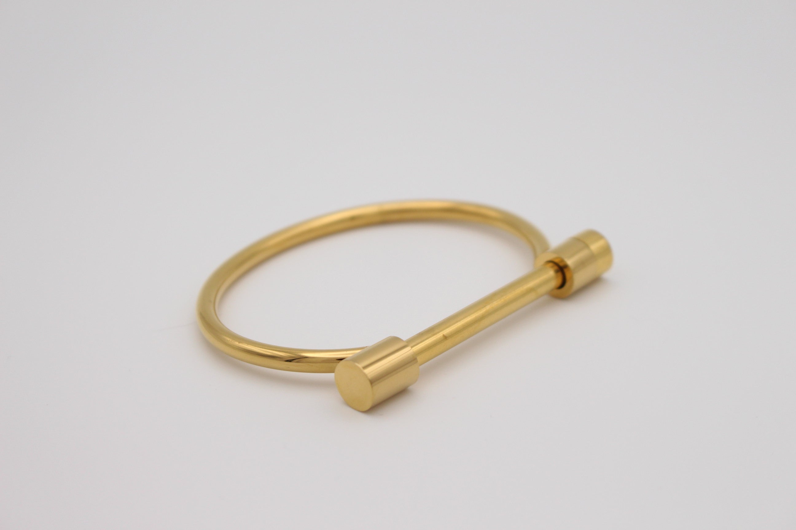 Thea Bangle
