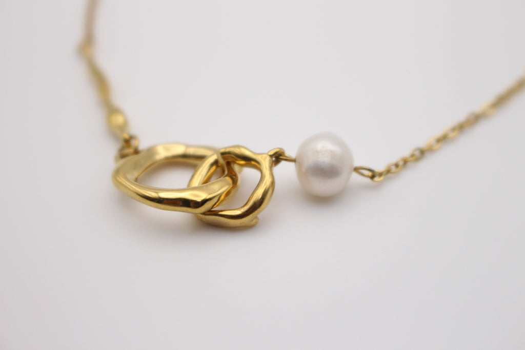 Camelia Necklace