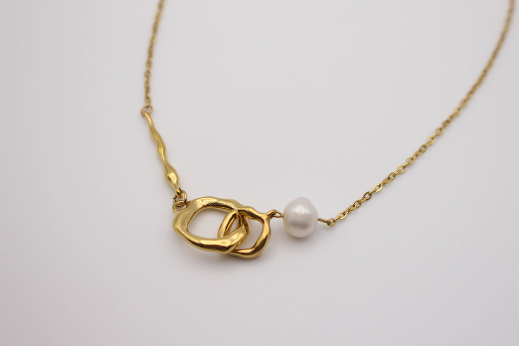 Camelia Necklace