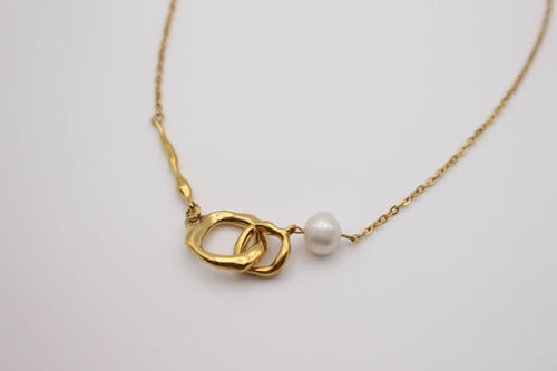 Camelia Necklace