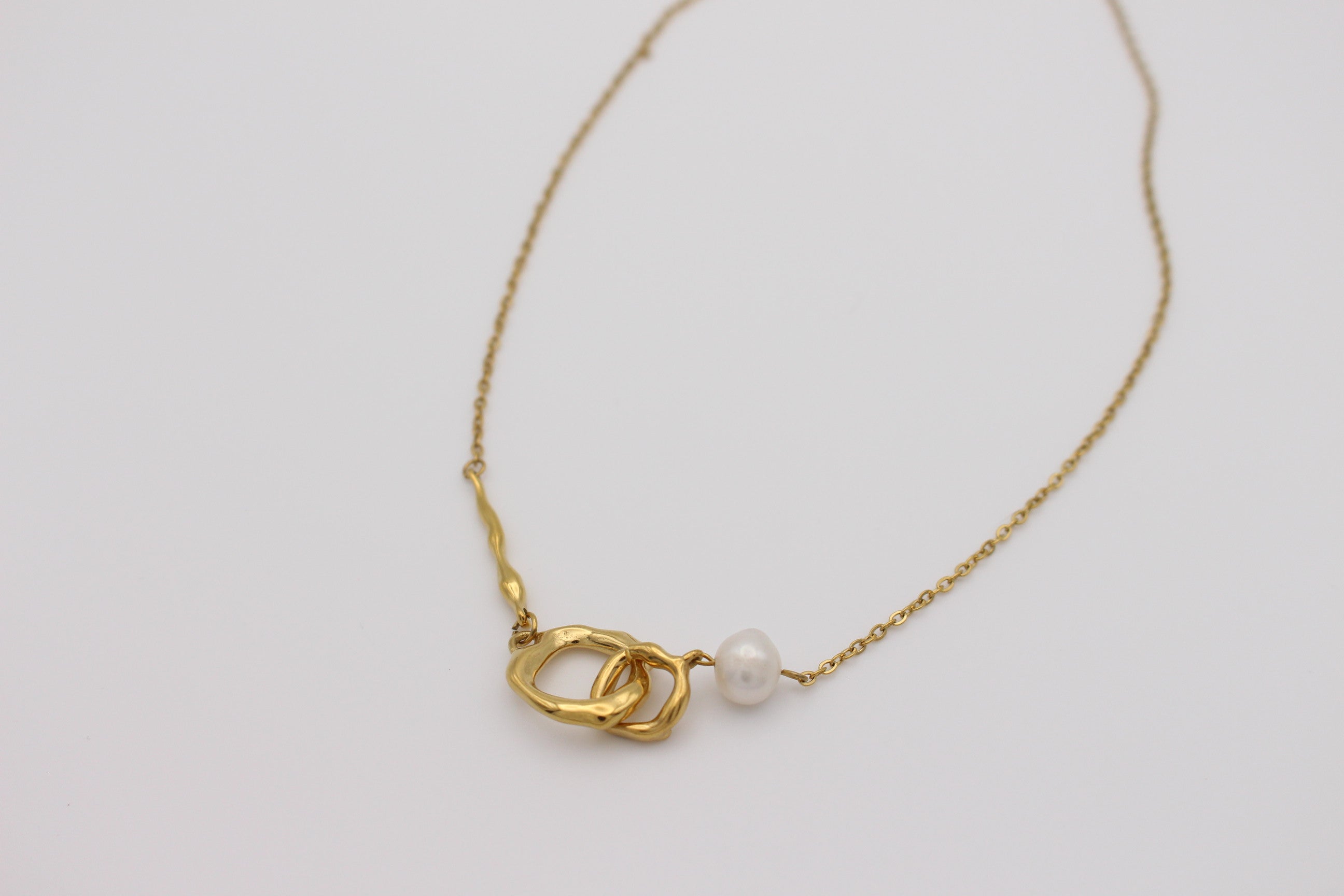 Camelia Necklace