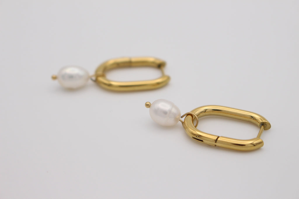 Colette Pearl Earrings