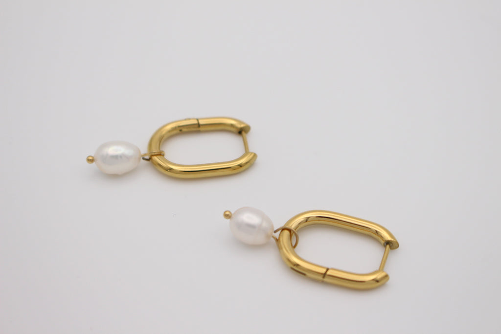 Colette Pearl Earrings
