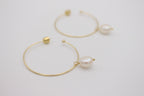 Noémie Pearl Hoop Earrings