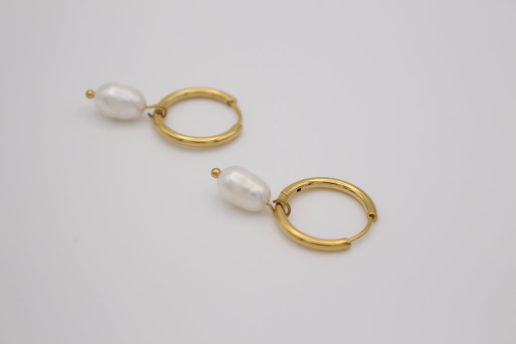 Corinne Pearl Earrings