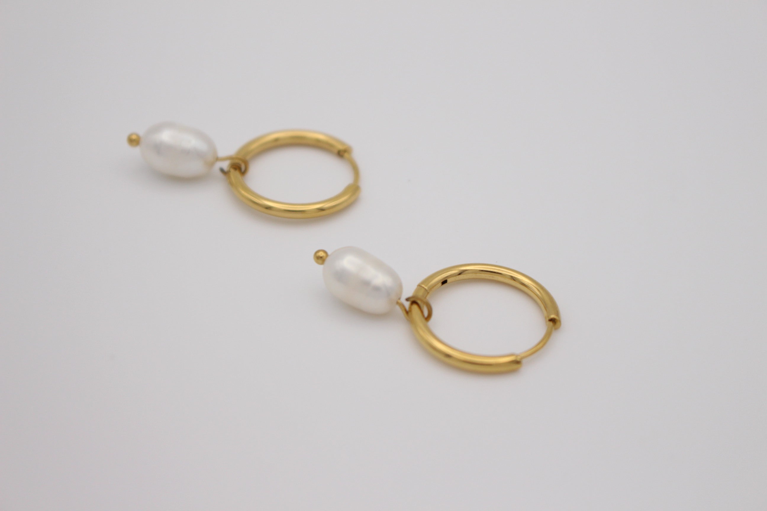 Corinne Pearl Earrings