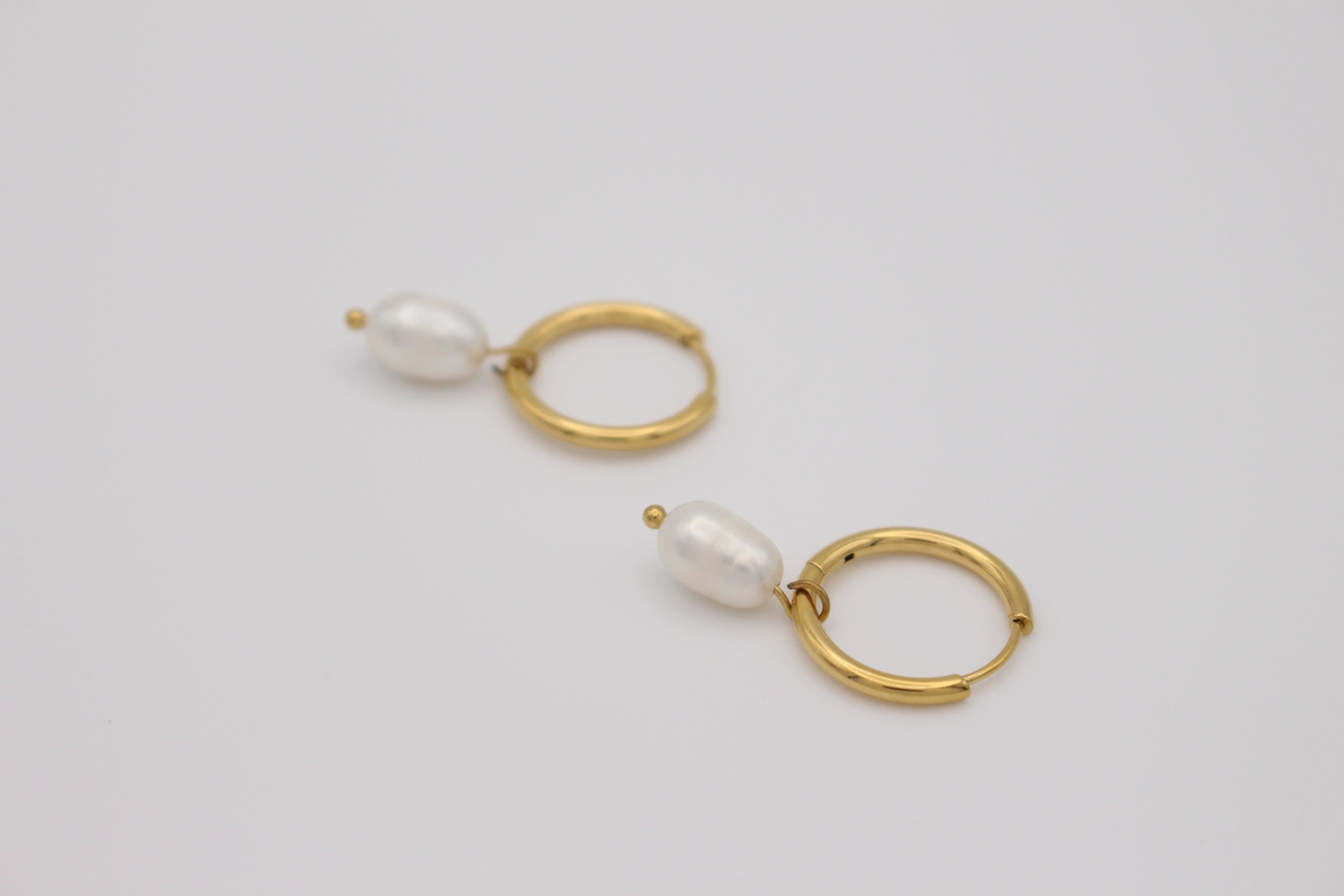 Corinne Pearl Earrings