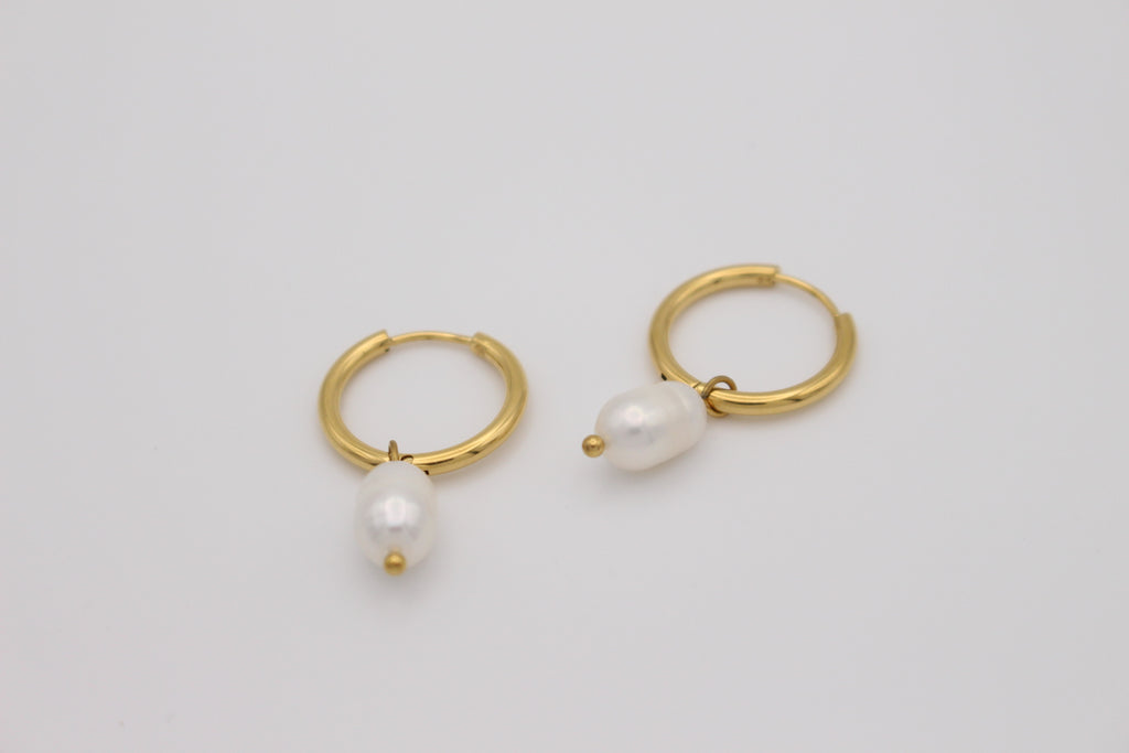 Corinne Pearl Earrings