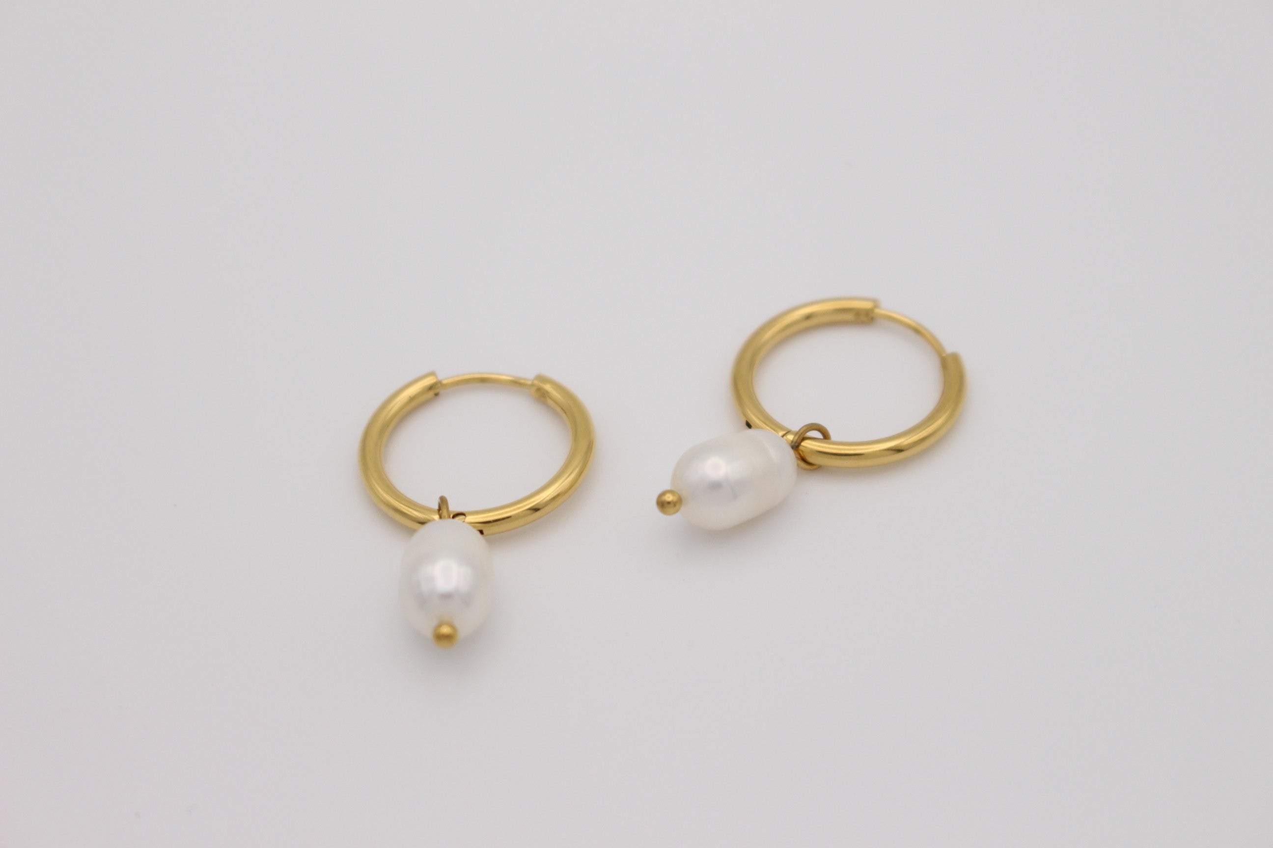 Corinne Pearl Earrings