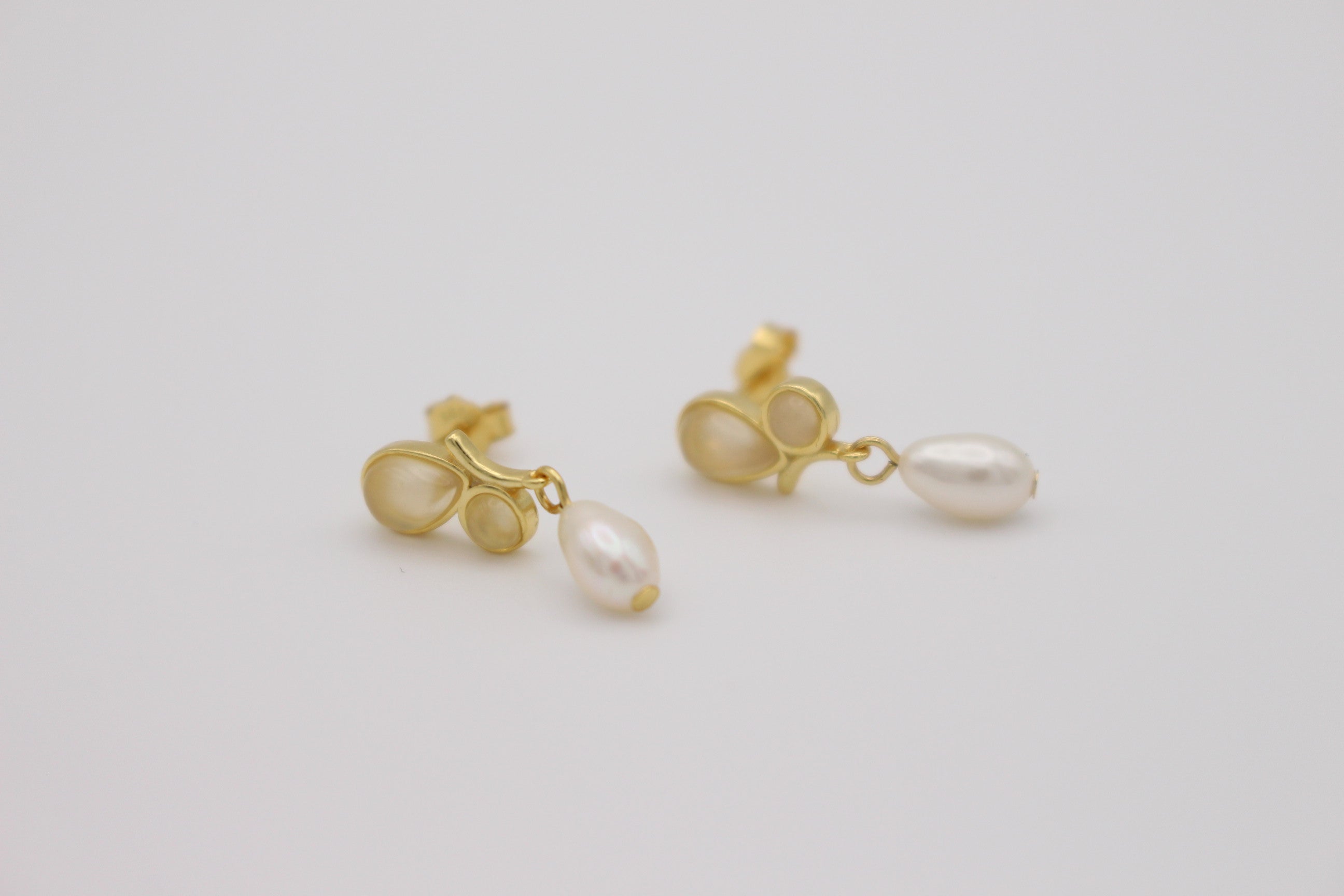 Maëlle Pearl Earrings
