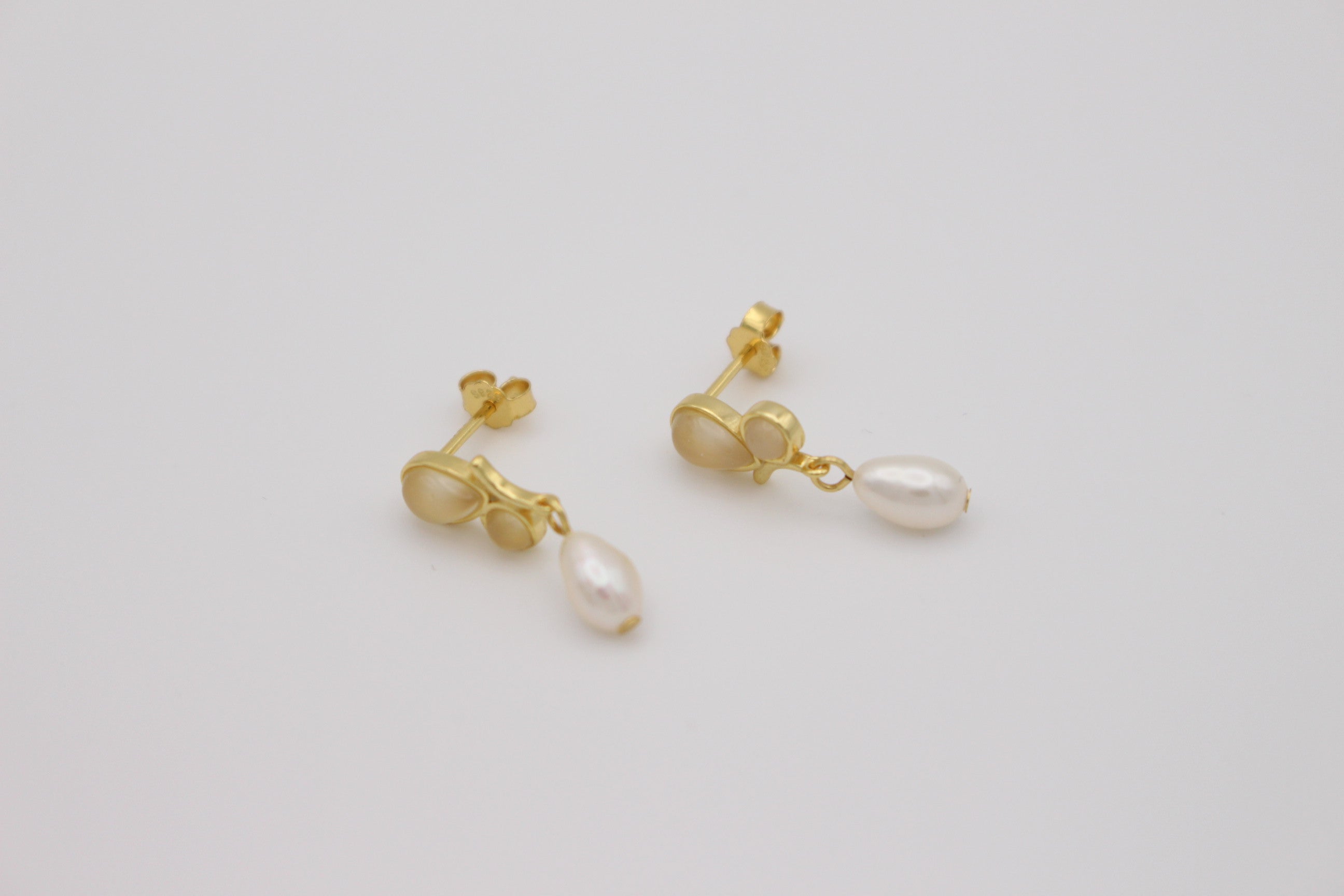 Maëlle Pearl Earrings