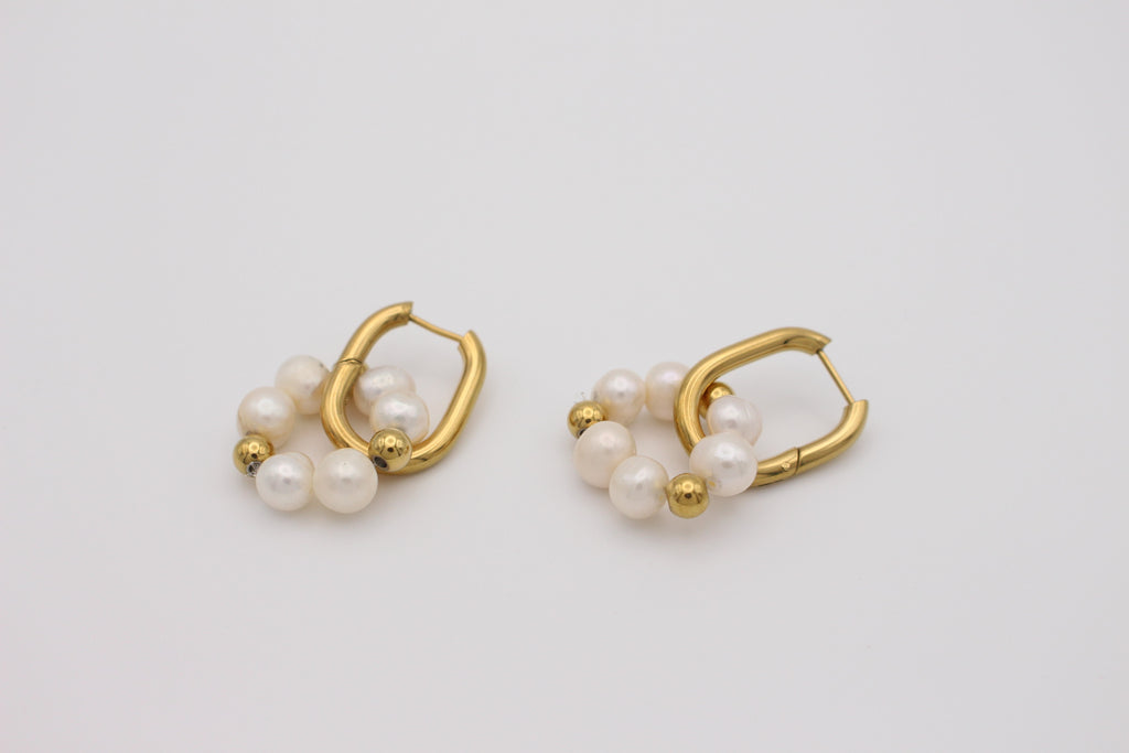 Coralie Pearl Earrings