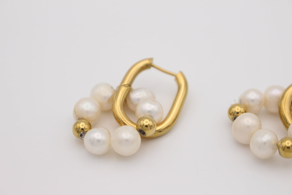 Coralie Pearl Earrings