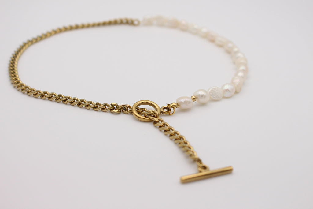 Astoria Pearl Necklace