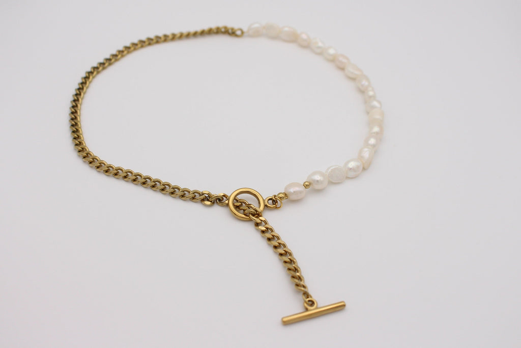 Astoria Pearl Necklace